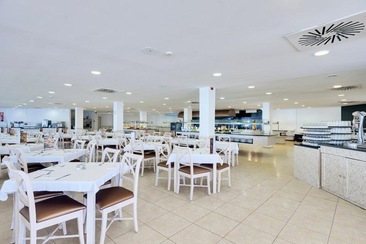 Marinda Garden Aparthotel Кала'н Бош Екстериор снимка