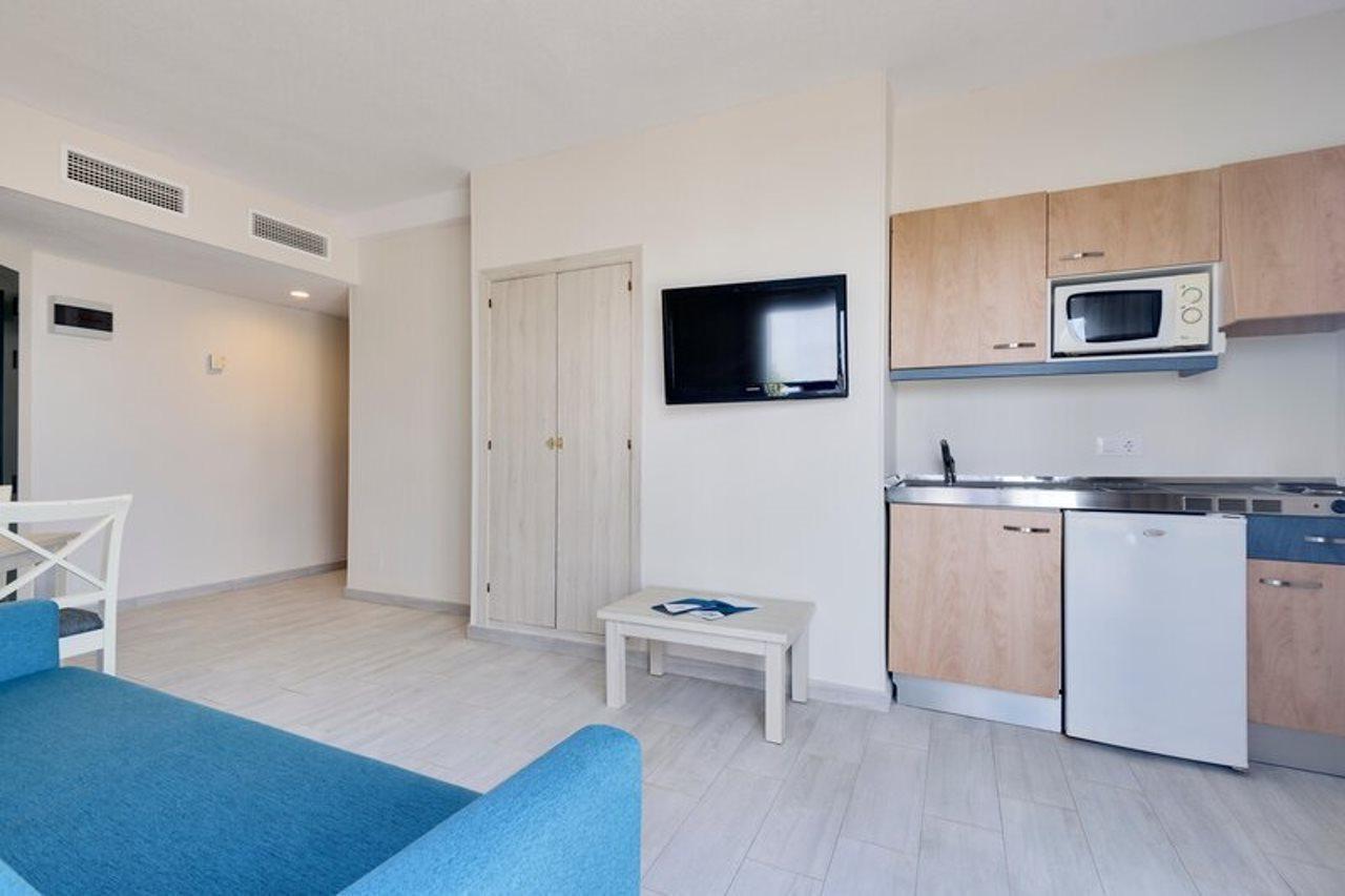 Marinda Garden Aparthotel Кала'н Бош Екстериор снимка