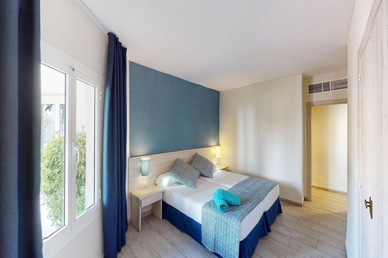Marinda Garden Aparthotel Кала'н Бош Екстериор снимка