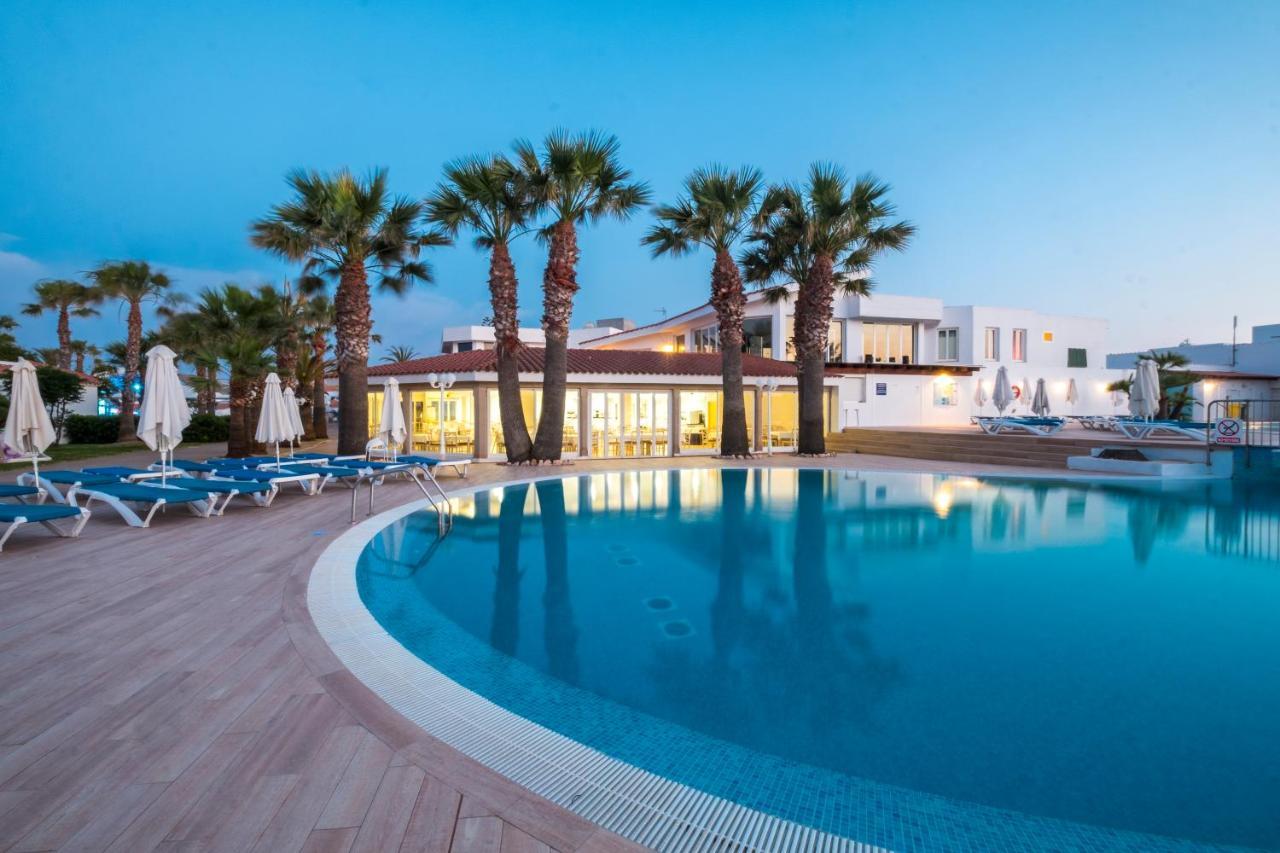 Marinda Garden Aparthotel Кала'н Бош Екстериор снимка
