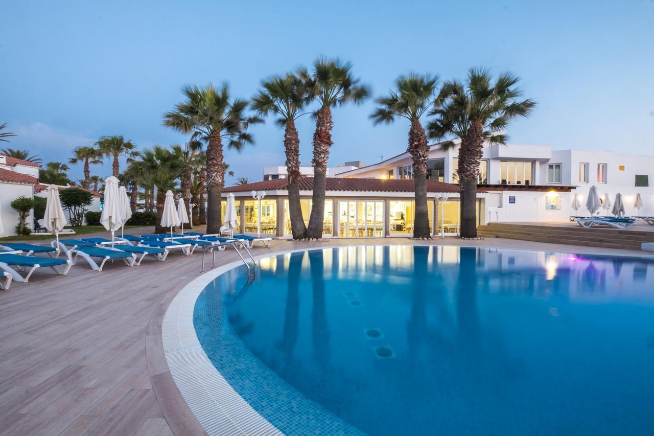 Marinda Garden Aparthotel Кала'н Бош Екстериор снимка
